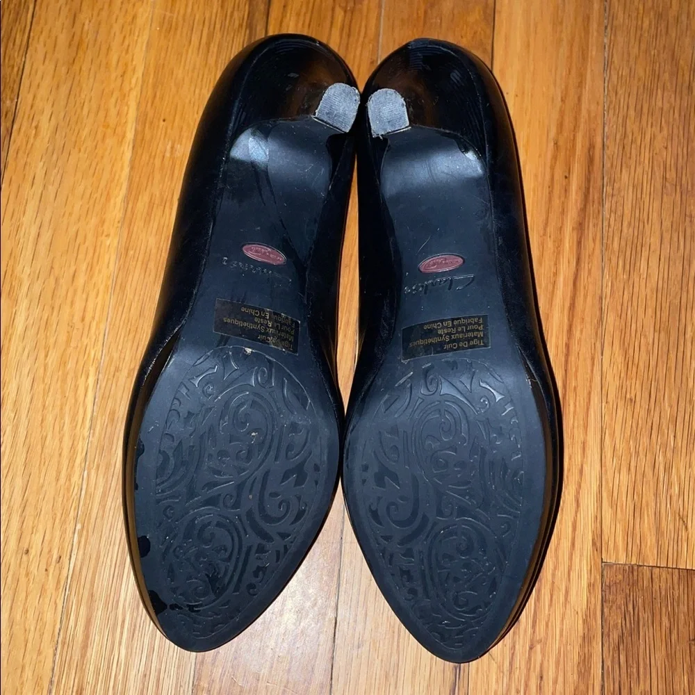 Clark’s Active Air Artisan Black Leather Women's Heels/Pumps. Size 9 Wide.
